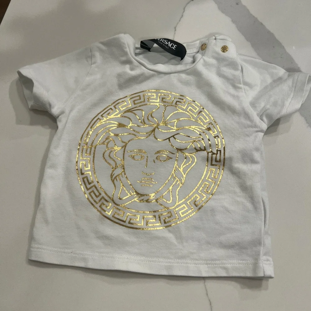 Versace boys t shirt - Picture 1 of 1